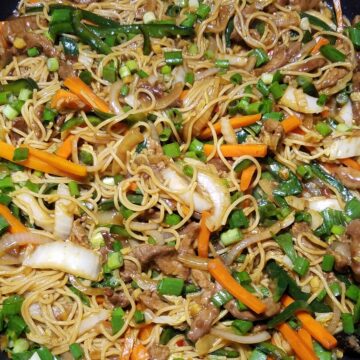Receita de Chow Mein de carne chinesa de 30 minutos