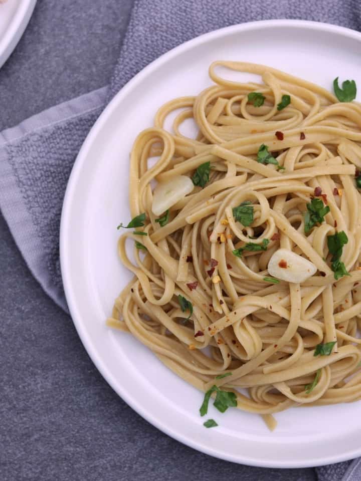 Pasta with Oil and Garlic - Perfect for a Quick Meal!