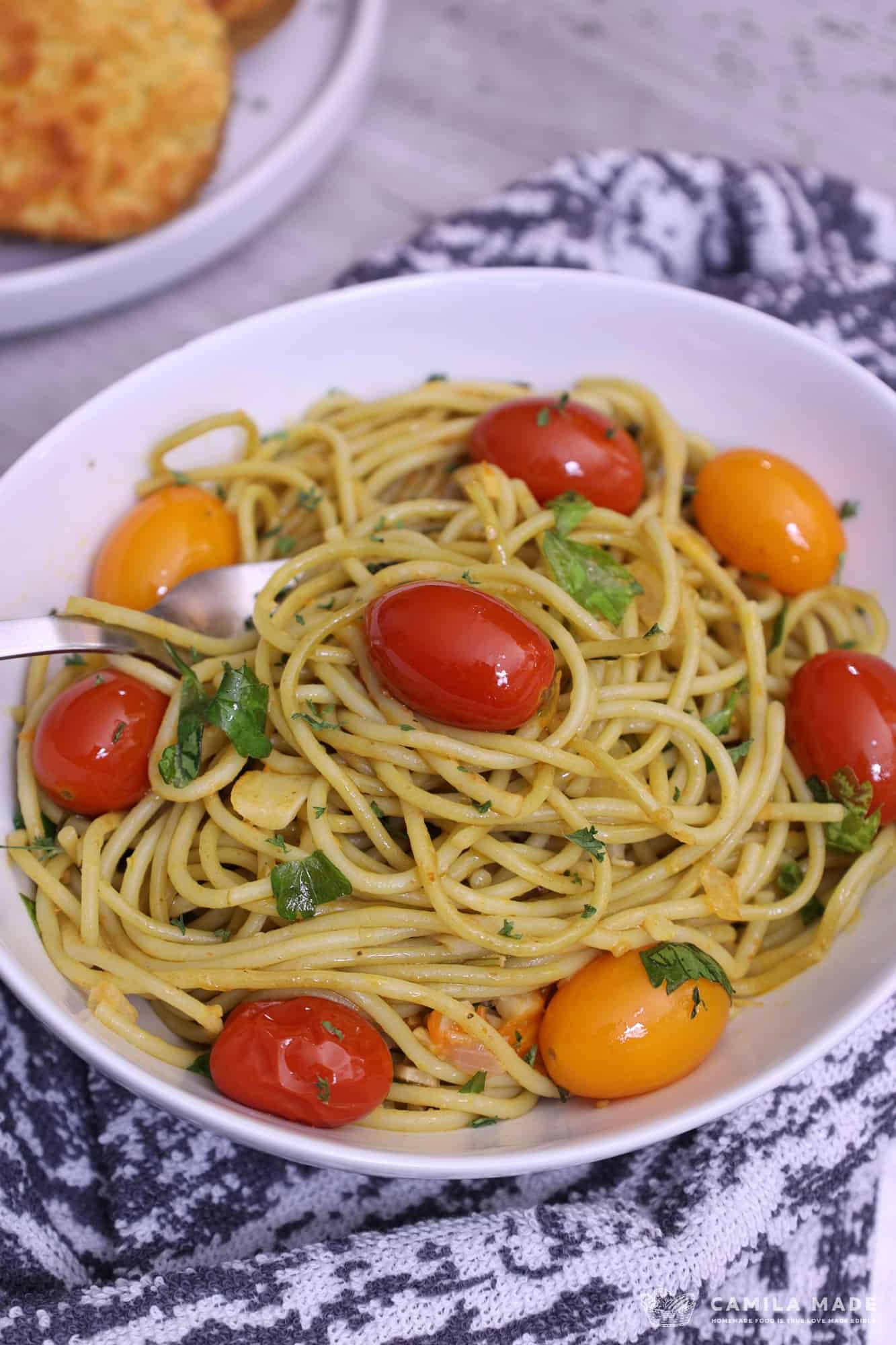 Easy Veggie Spaghetti with Tomatoes and Basil- Try it Tonight!