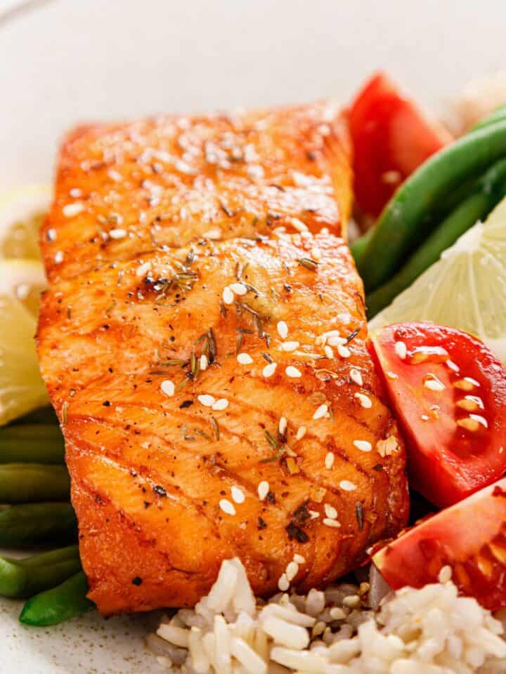 Healthy Baked Salmon with Green Beans with Brown Rice