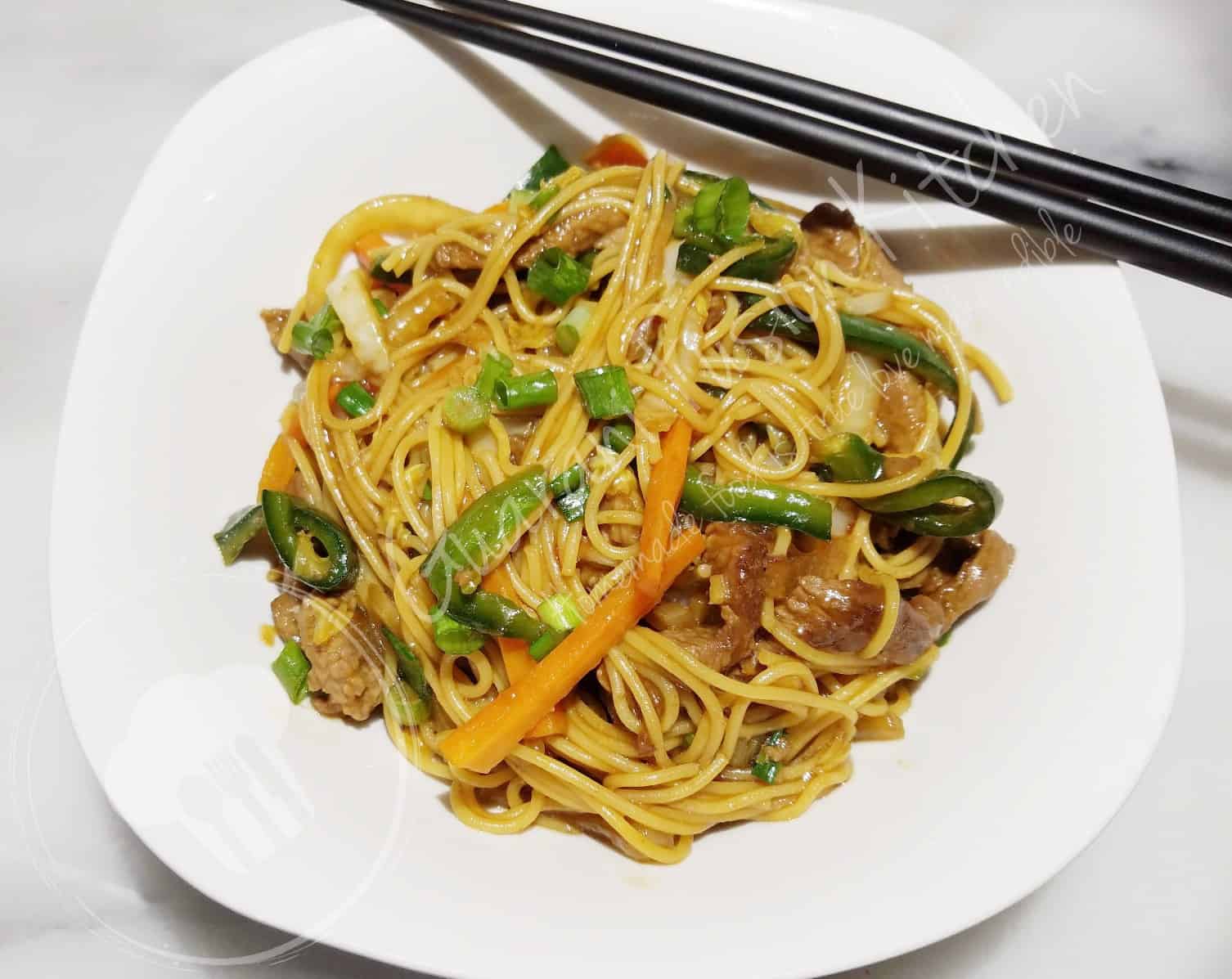 Chow Mein chino de ternera de 30 minutos | Camila Made