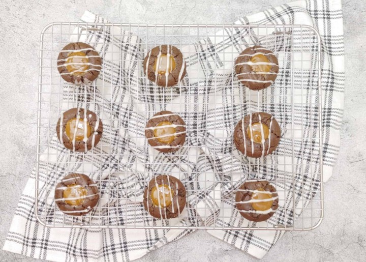 Delightful Chocolate Thumbprint Cookies with Dulce de leche