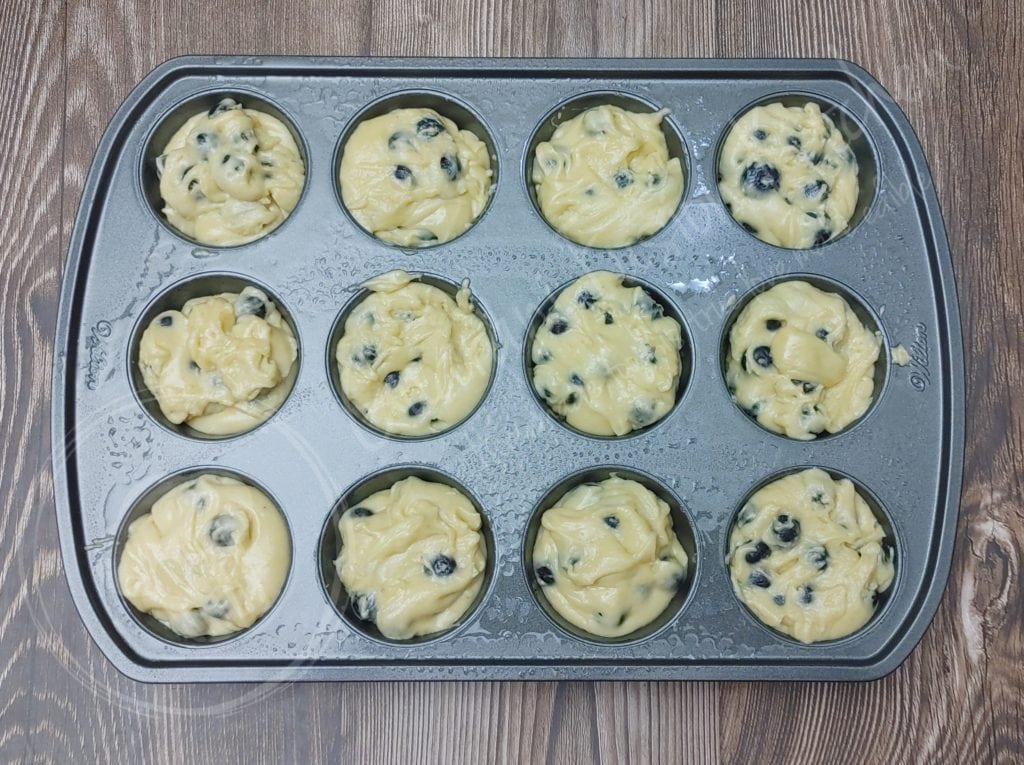 Delicious Crunchy Blueberry Muffins