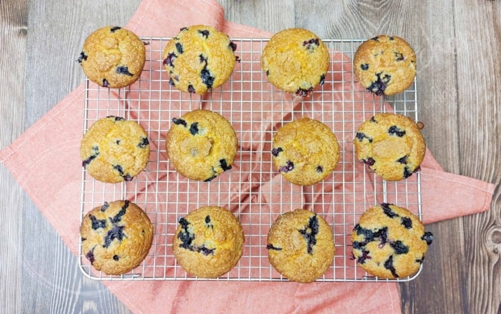 Delicious Crunchy Blueberry Muffins
