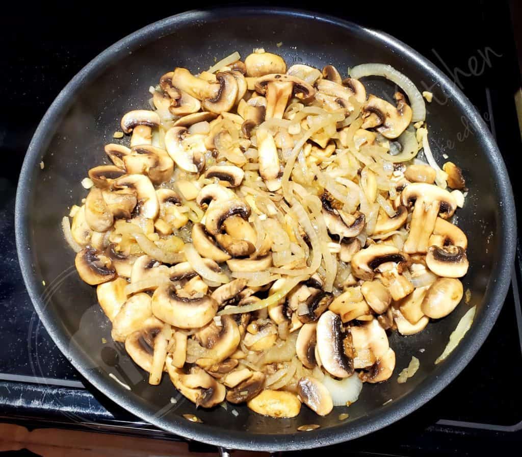 Creamy Pasta with Mushrooms and Caramelized Onion