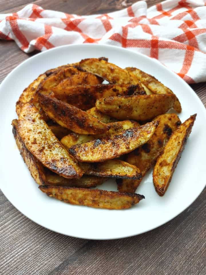 Easy Baked Spicy Potato Wedges