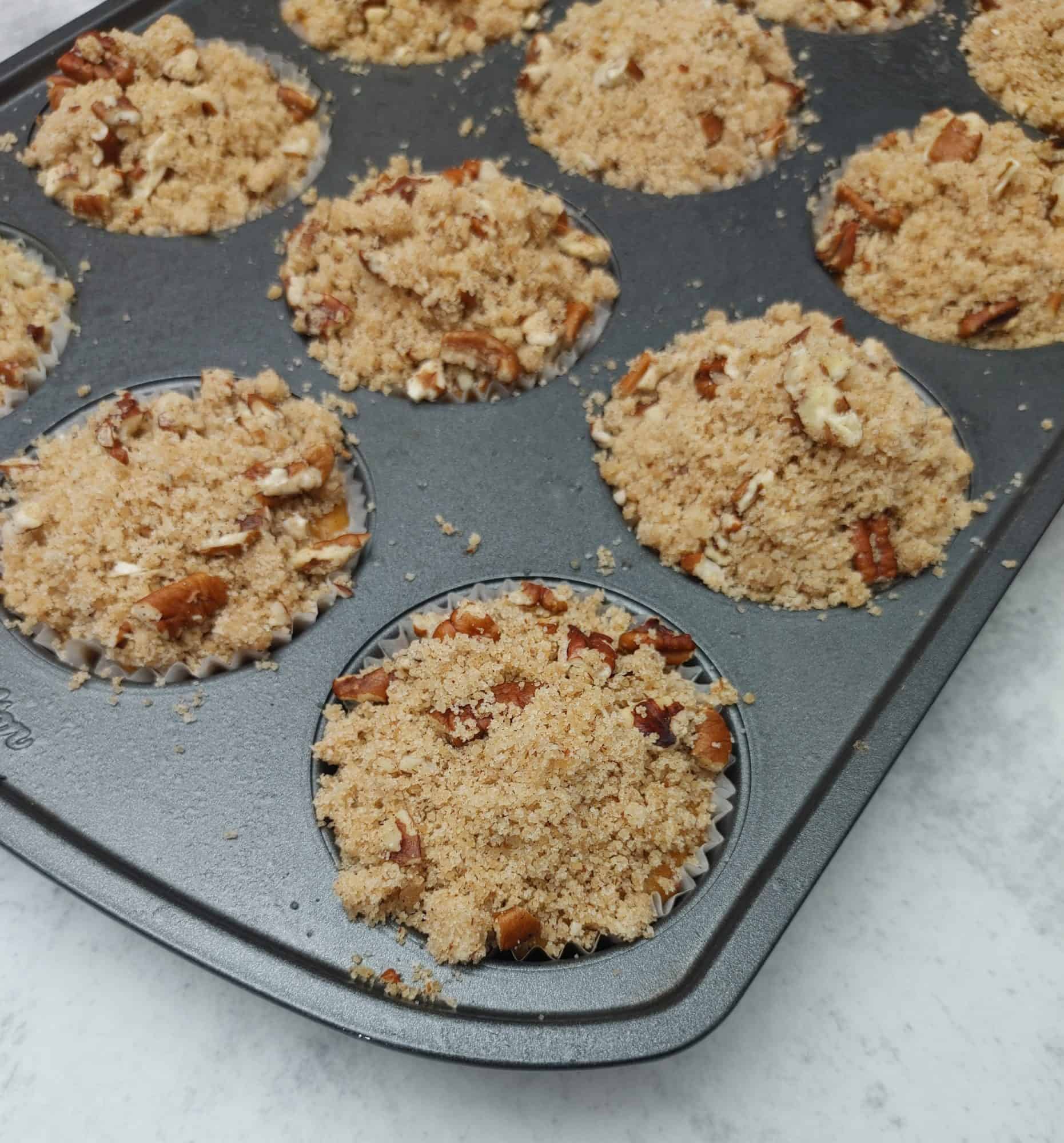 Pumpkin Muffins with Pecan Streusel 24 Pumpkin Muffins with Pecan Streusel