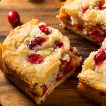 Old-fashioned Cranberry Cake