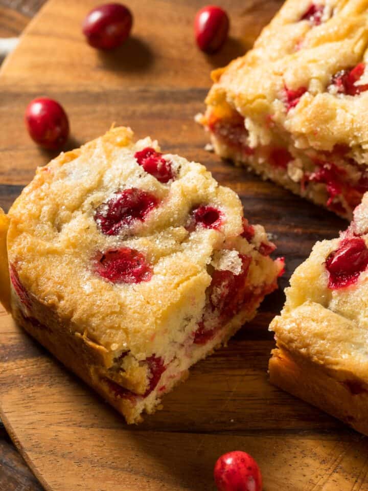 Old-fashioned Cranberry Cake