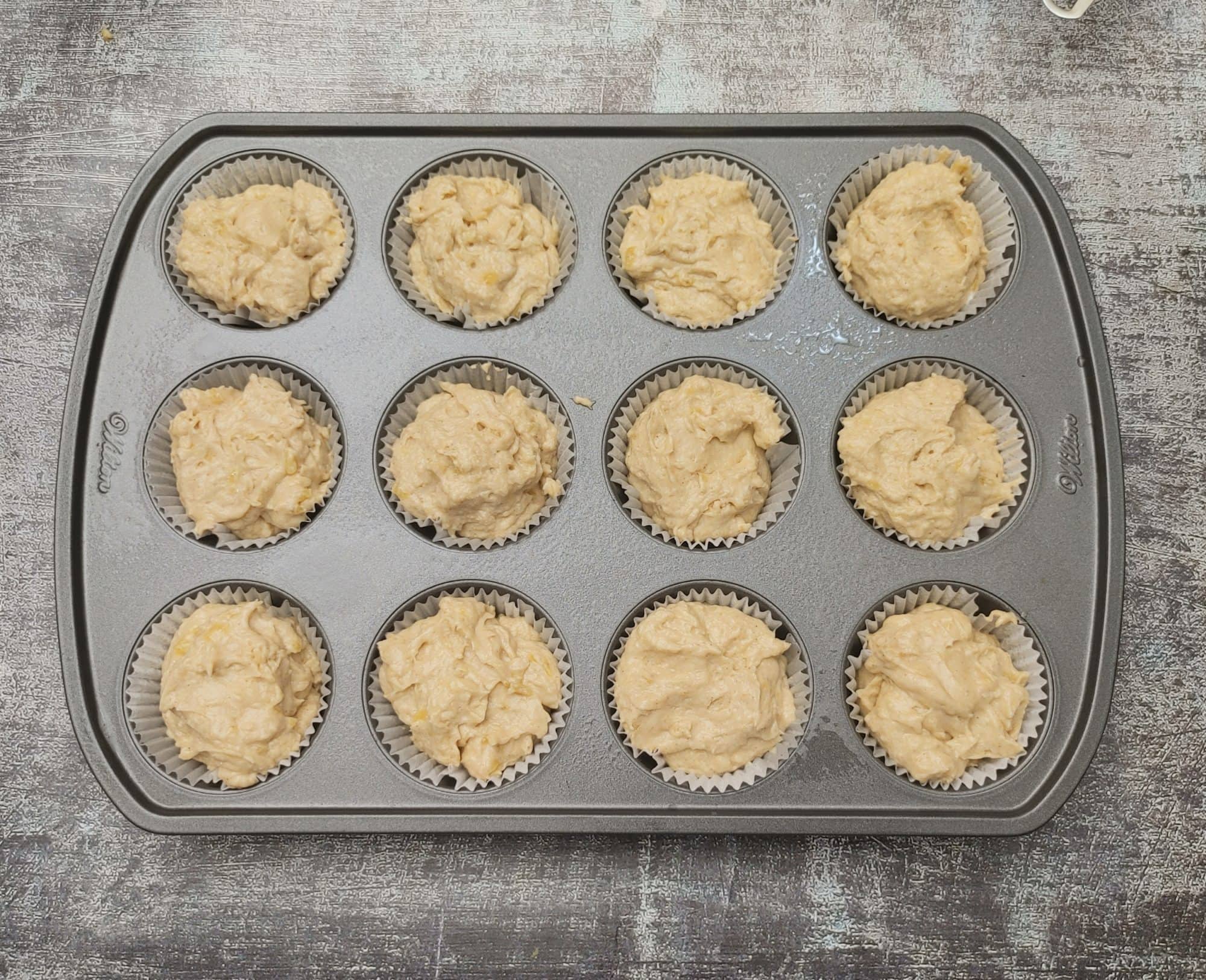 Easy Banana Muffins with Streusel Topping