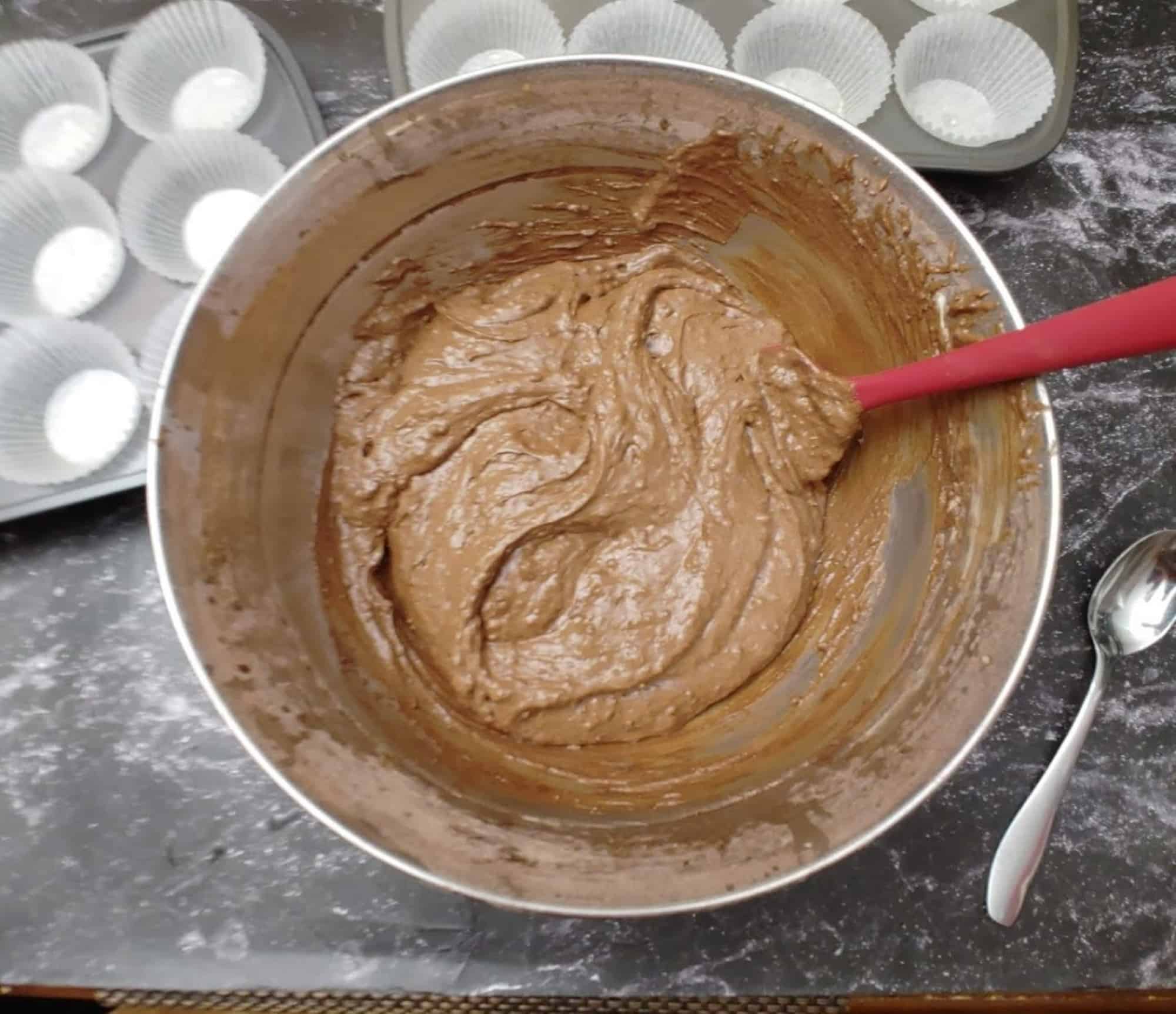 Easy Homemade Chocolate Cupcakes
