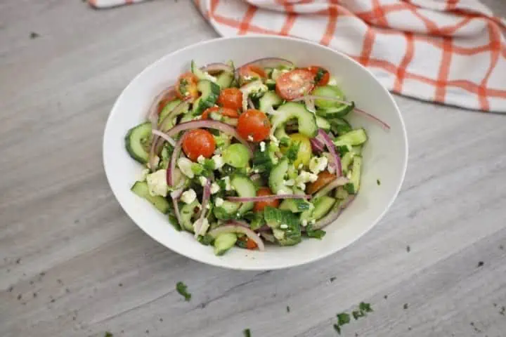 Israeli Salad: A Healthy & Satisfying Side Dish