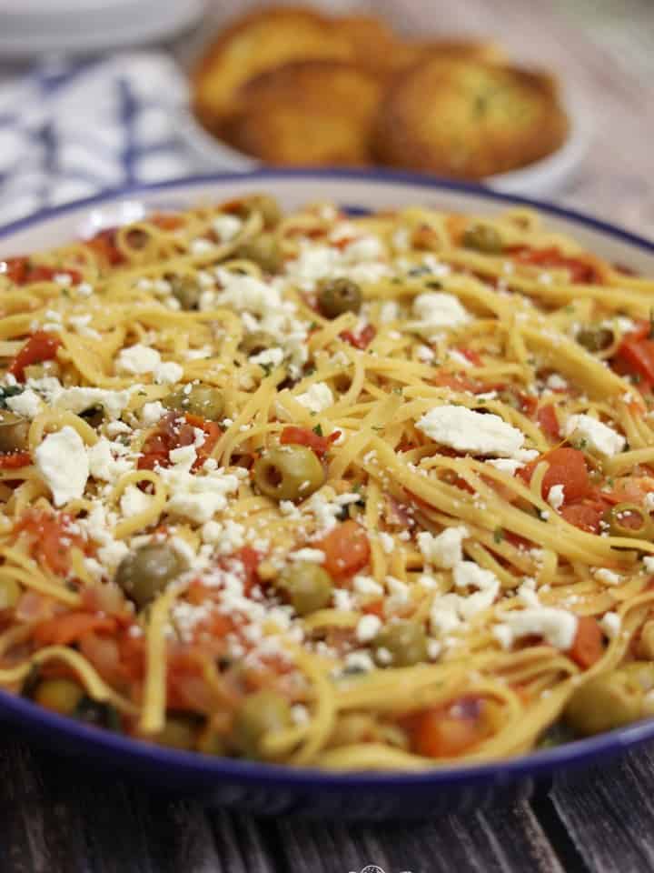 Greek Spaghetti with Garlic Bread