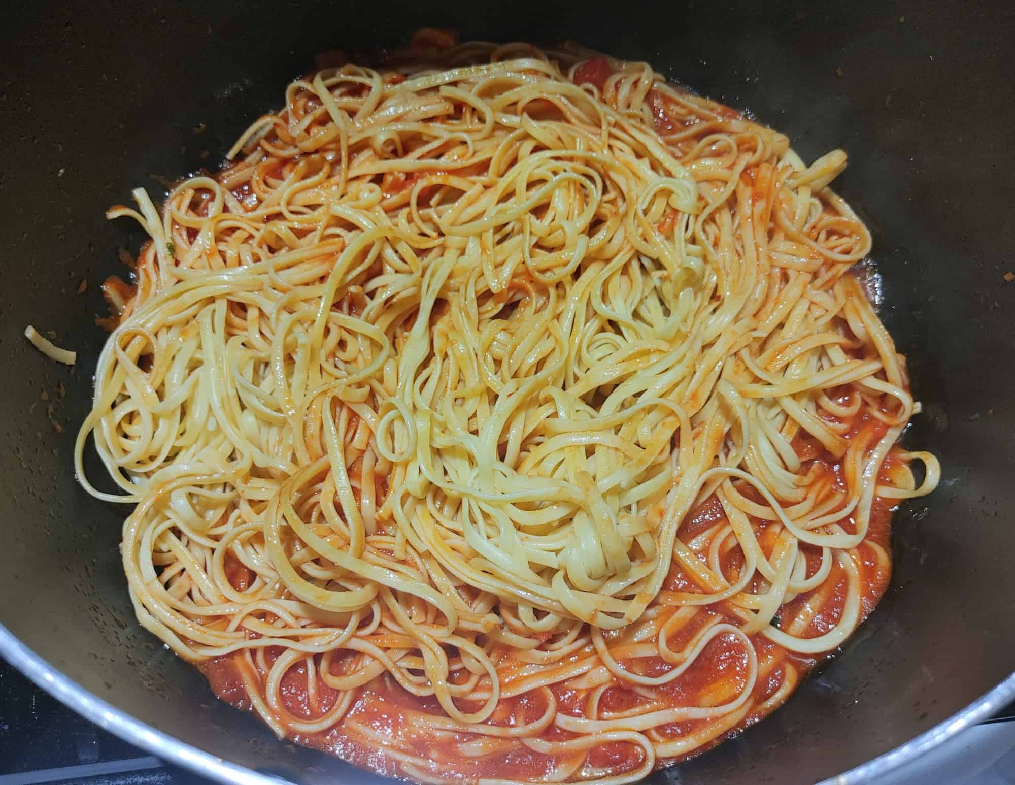 Simple Spaghetti with Tomato Sauce