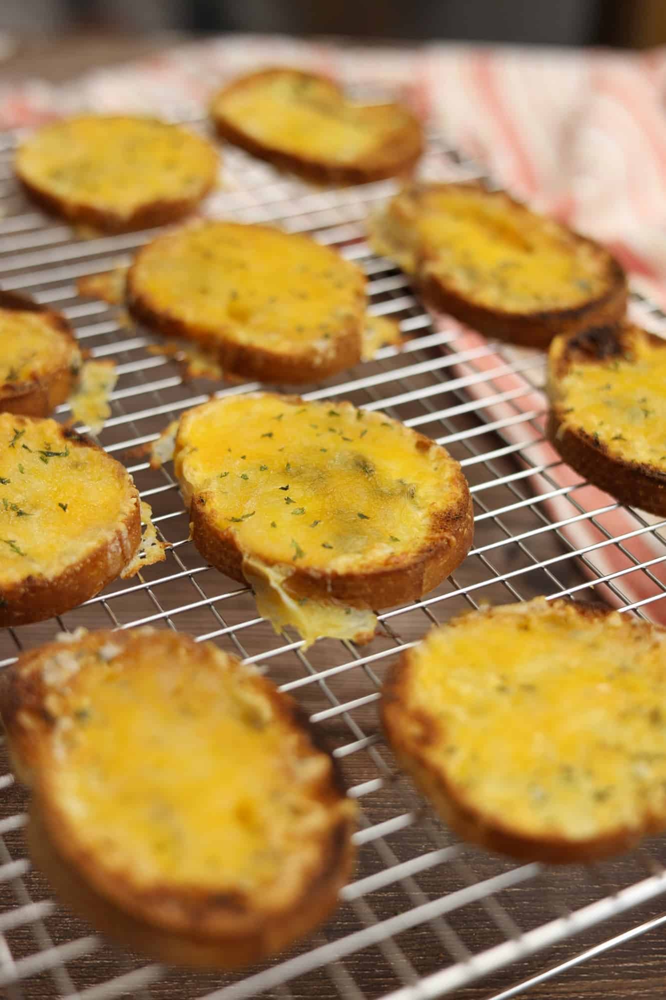 The Best Homemade Garlic Cheese Bread