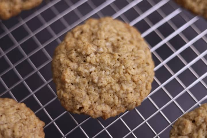 Oatmeal Cookies with Coconut