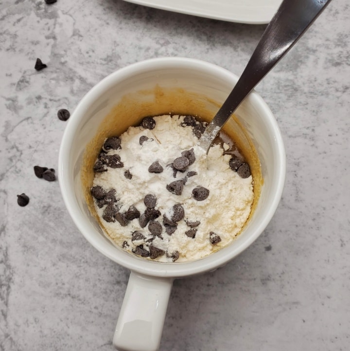 Easy Cookie in a Mug | Camila Made