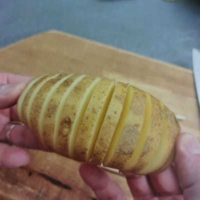 Cheesy Hasselback Potatoes 15