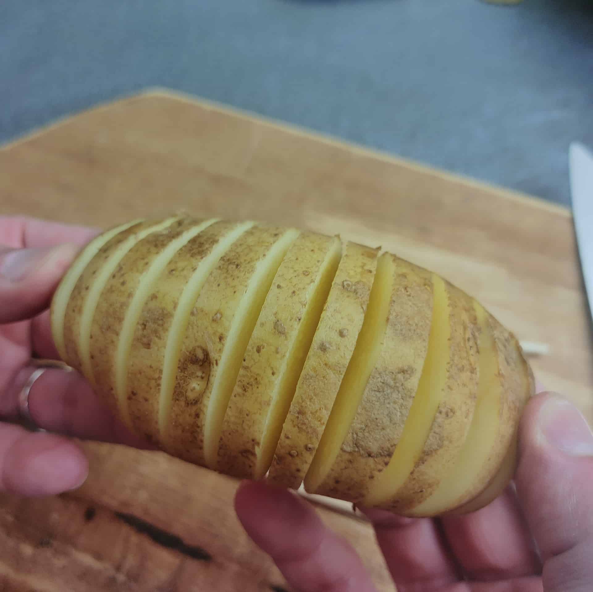 Cheesy Hasselback Potatoes Recipe 20 Cheesy Hasselback Potatoes 15
