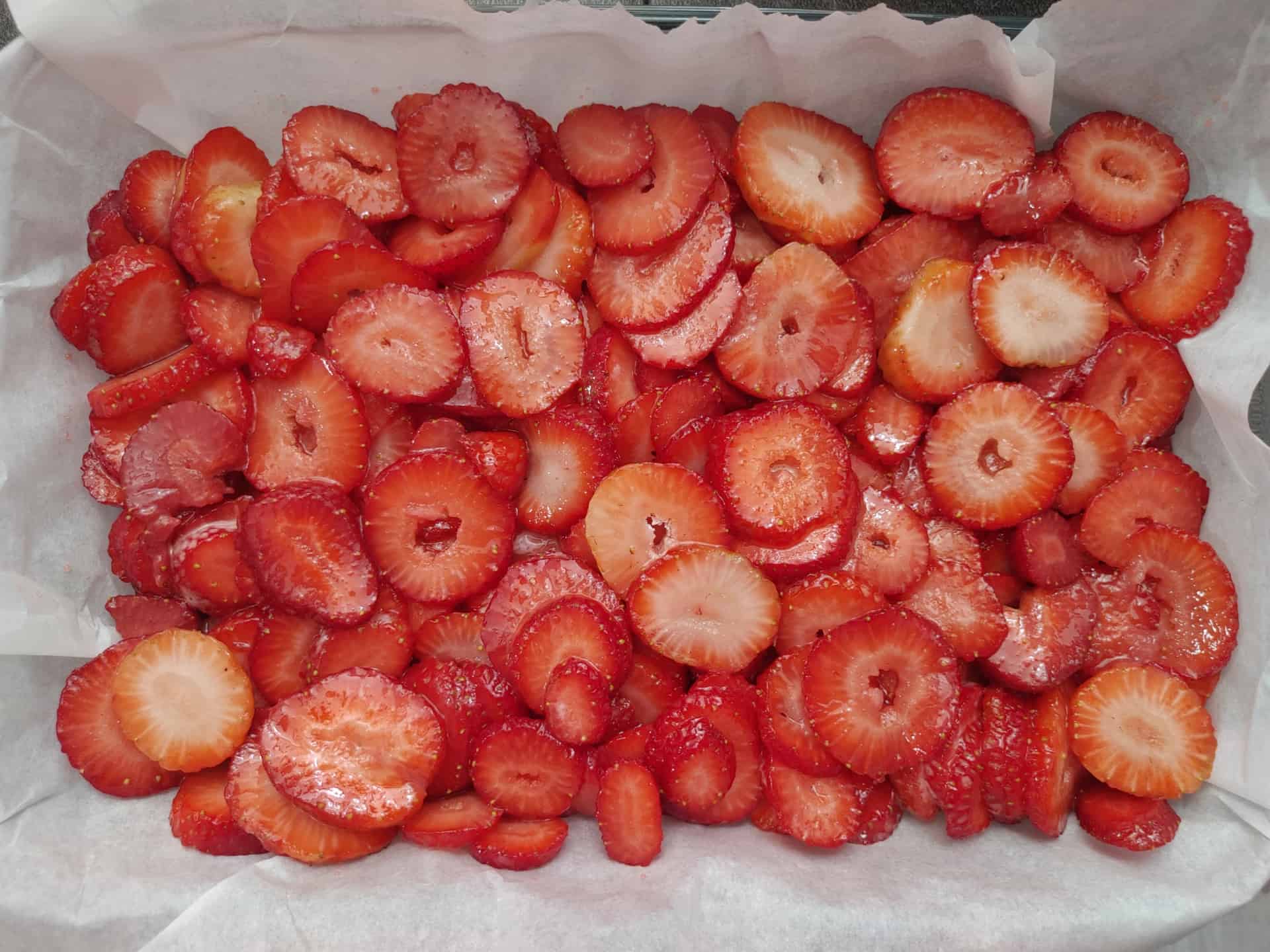 Easy Strawberry Oatmeal Bars 10