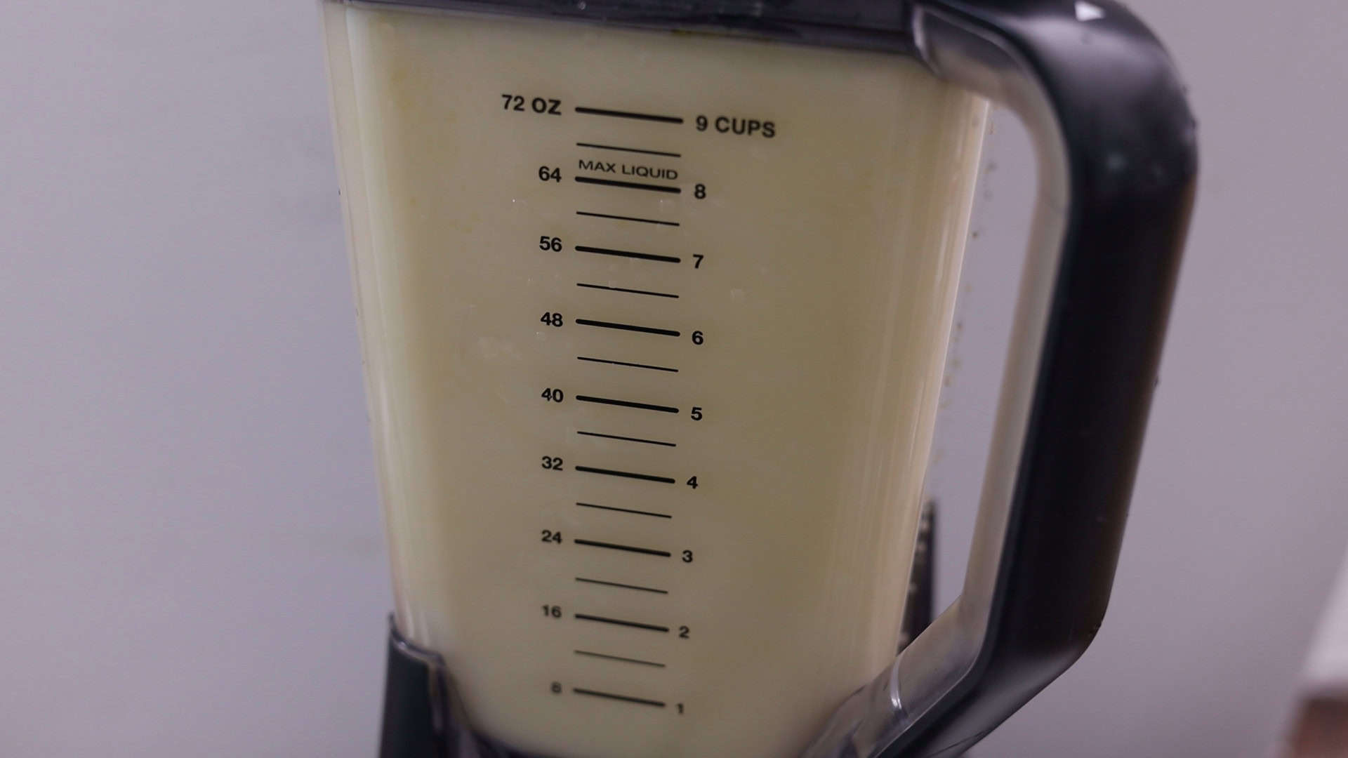 Agua de Piña Colada 12 Blending all ingredients