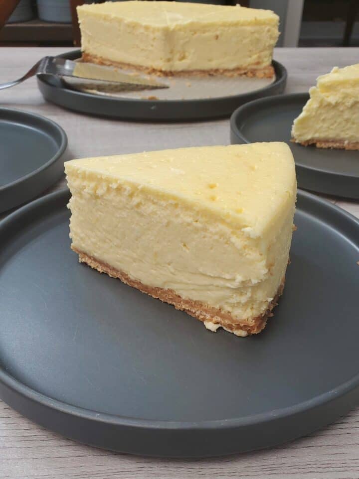 Easy and Quick Cheesecake
