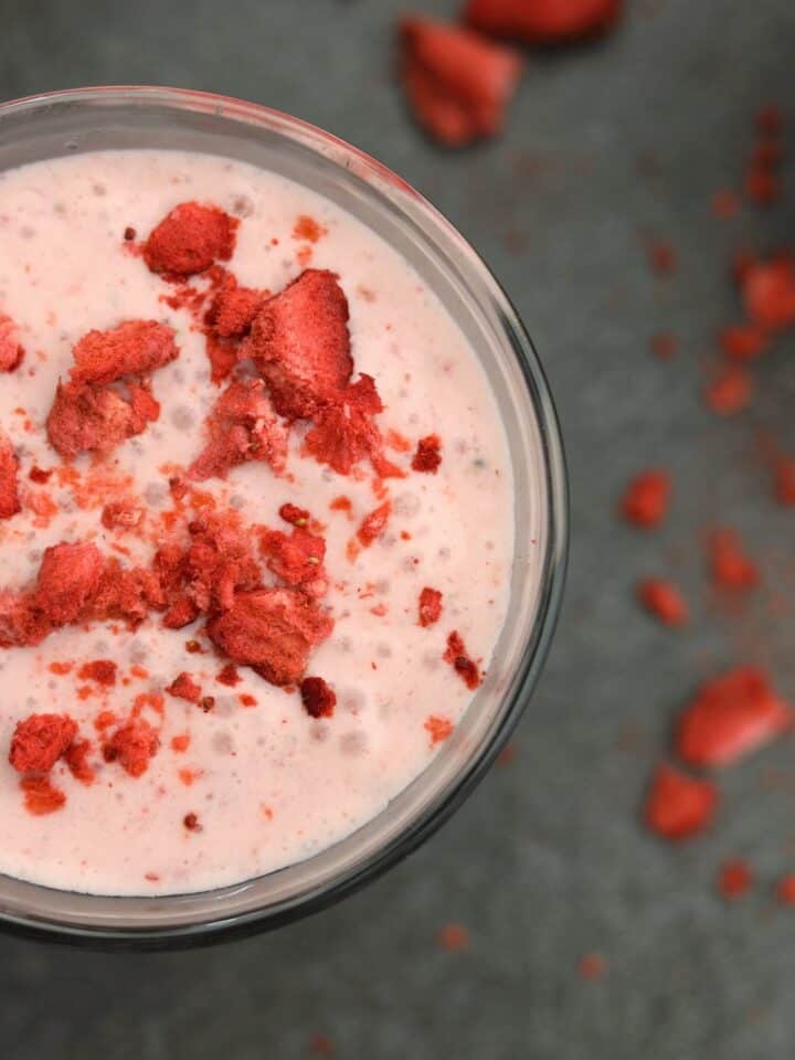 The Best Strawberry Smoothie