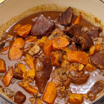 BEEF STEW WITH CARROTS AND SWEET POTATOES