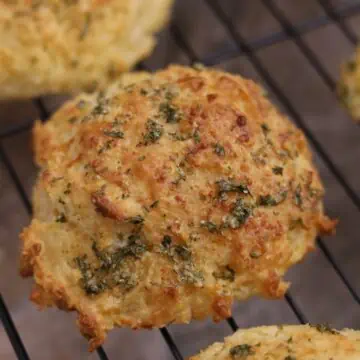 The Best Cheddar Bay Biscuits