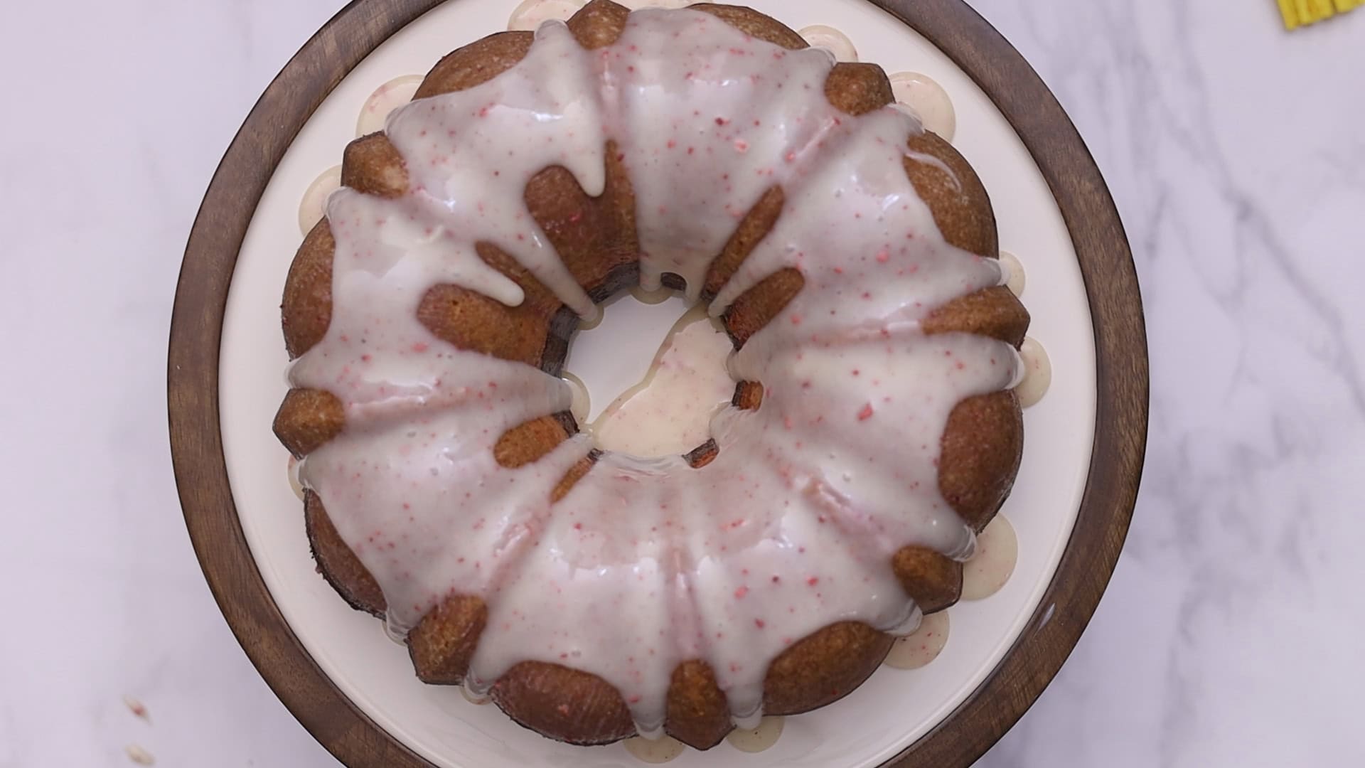 Glaze the bundt cake