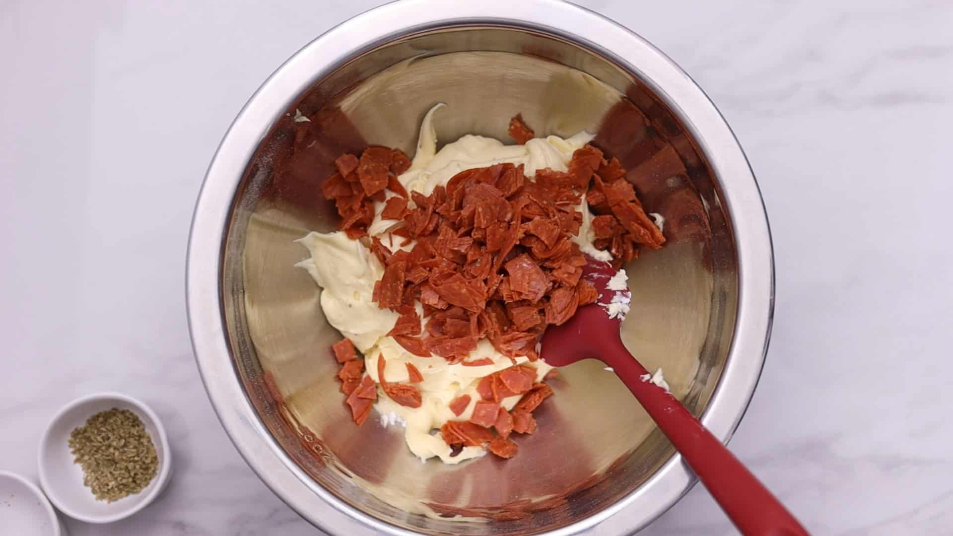 Añada el pepperoni