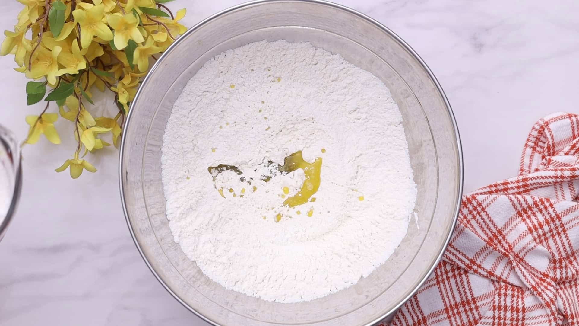 Pan sin Reposo 14 Make a well, add buttermilk
