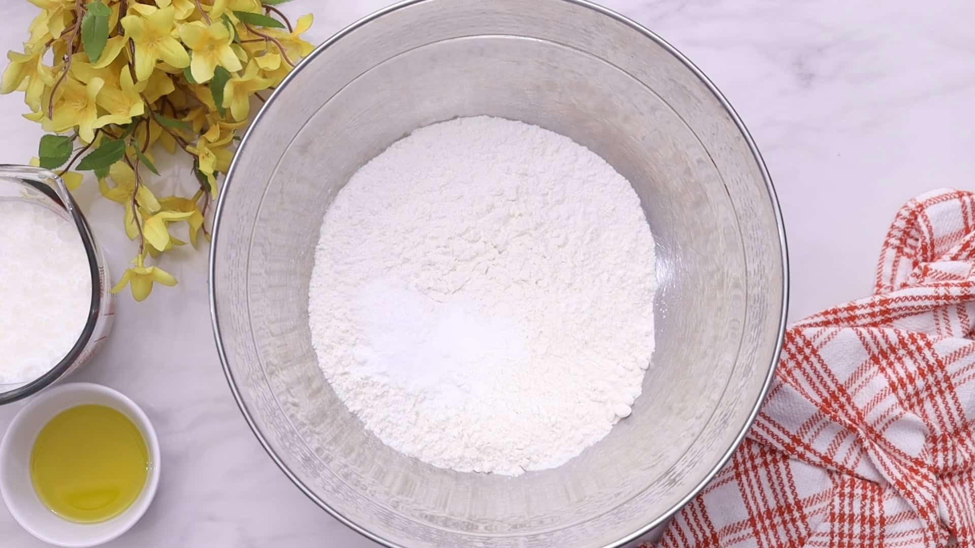 Pan sin Reposo 13 Whisk flour baking soda and salt