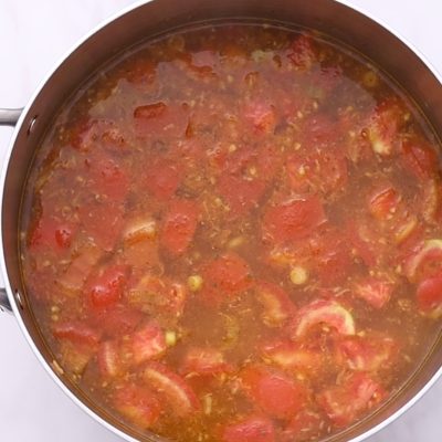 Pour in water, bring to a boil, then simmer for 8-10 minutes.