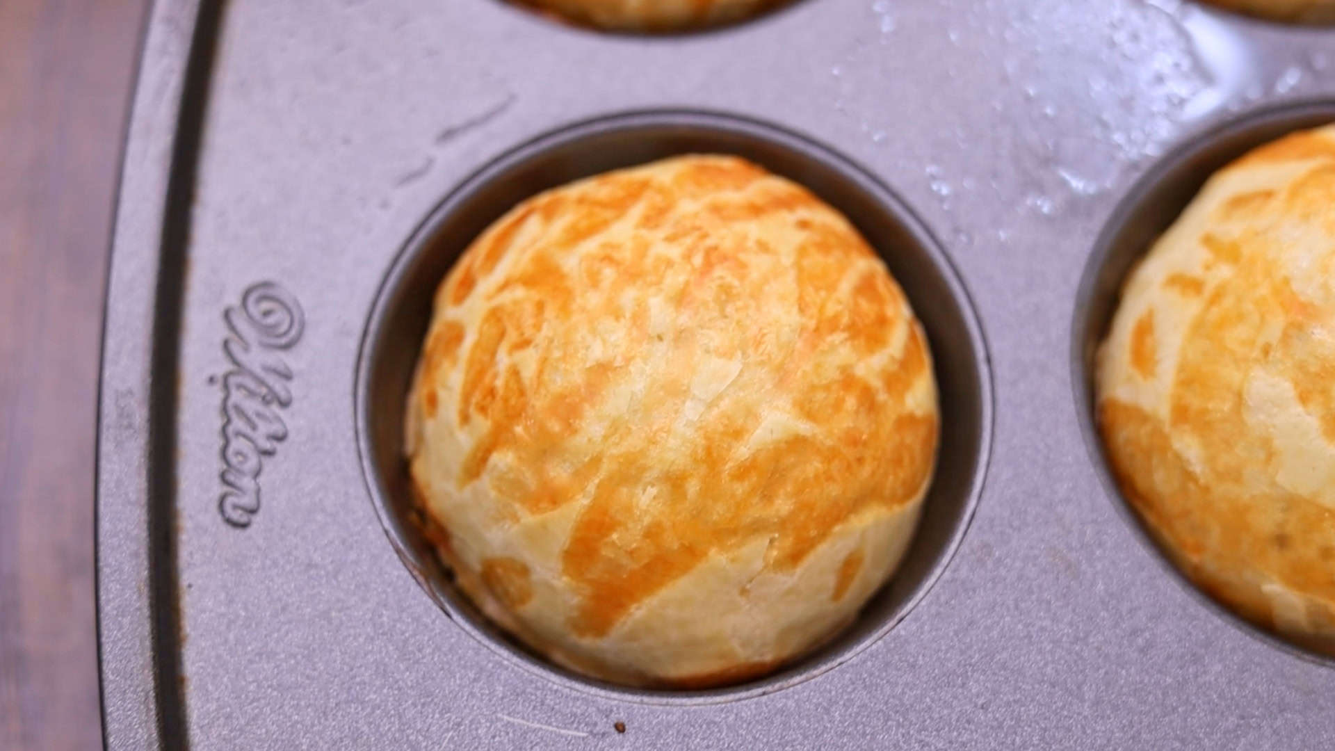 Chipa Muffins 19 Bake for 20 minutes until puffed and golden._1.55.1