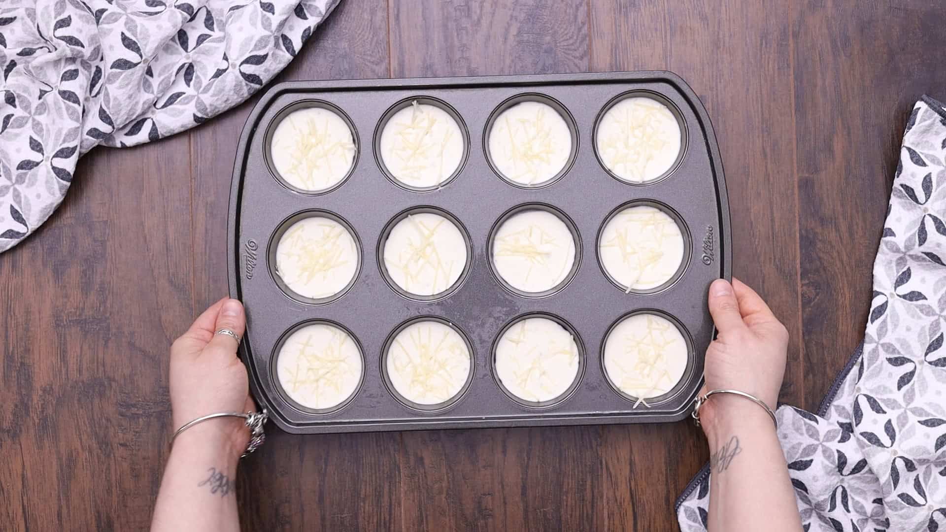 Chipa Muffins 17 Fill muffin cups ¾ full and sprinkle with reserved cheese.