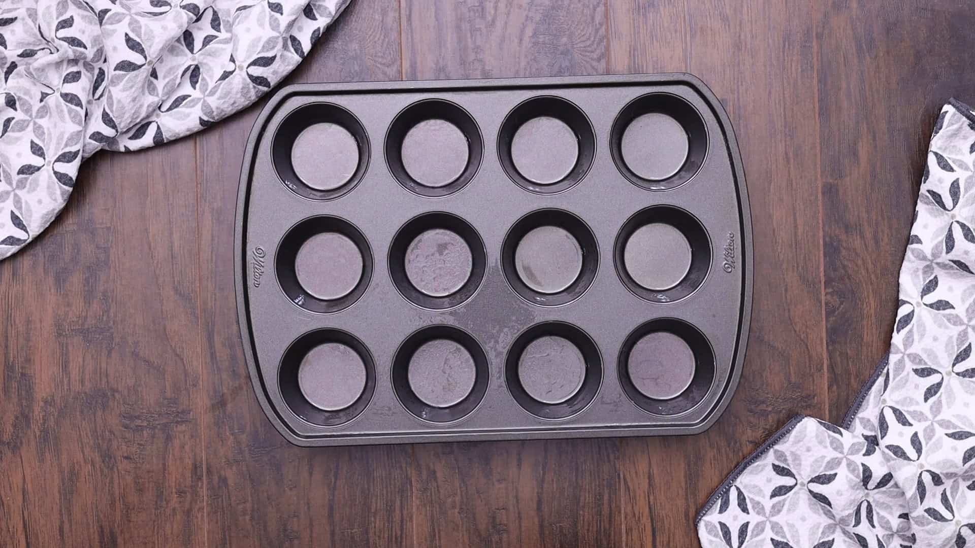 Chipa Muffins 15 Fill muffin cups.