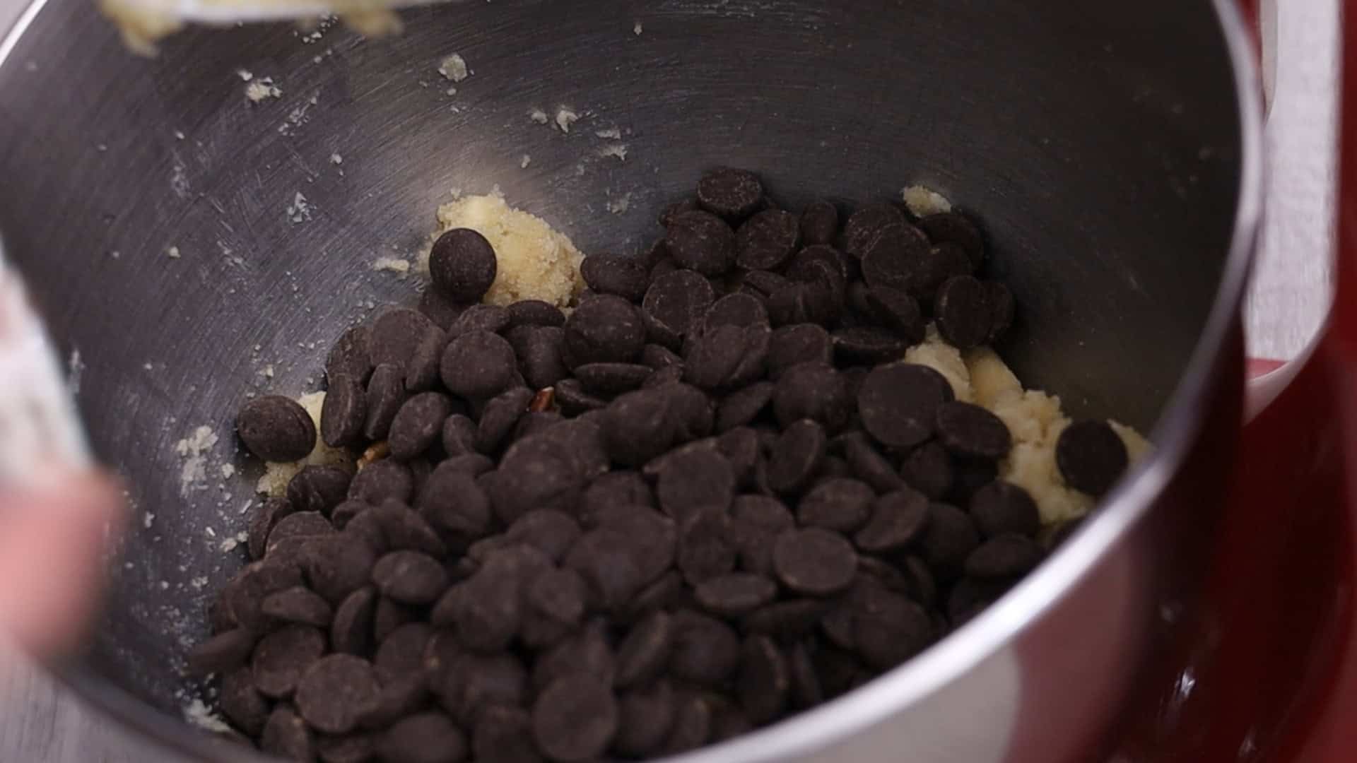 Añadir las pepitas de chocolate