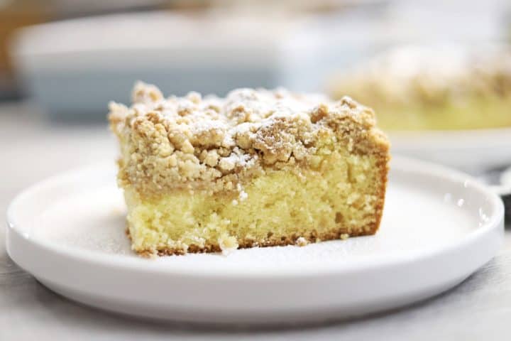 Streusel Topping 10 Slice of Cake with Streusel