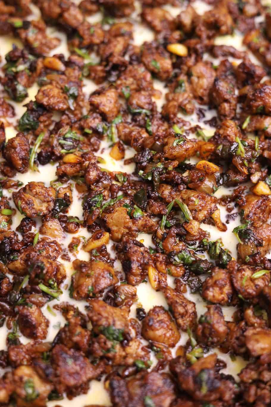 Sopa paraguaya rebozada con chorizo