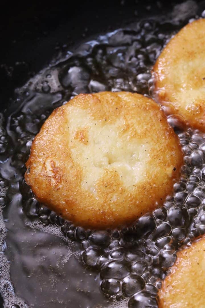 Tortitas de Atún in a frying pan