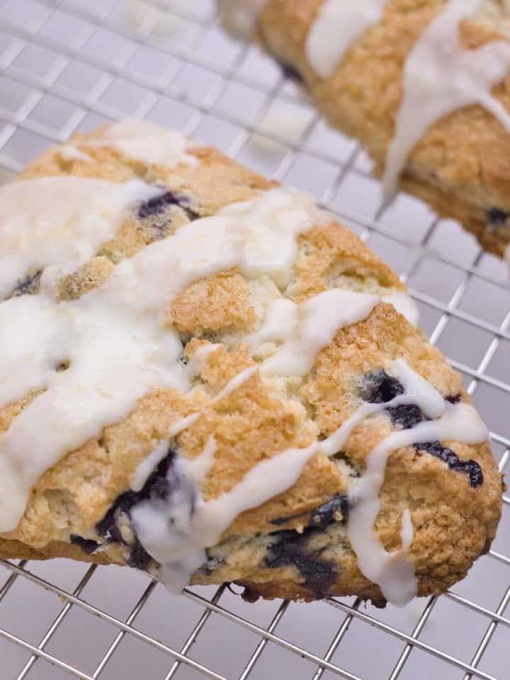 Scones de Arándanos y Limón