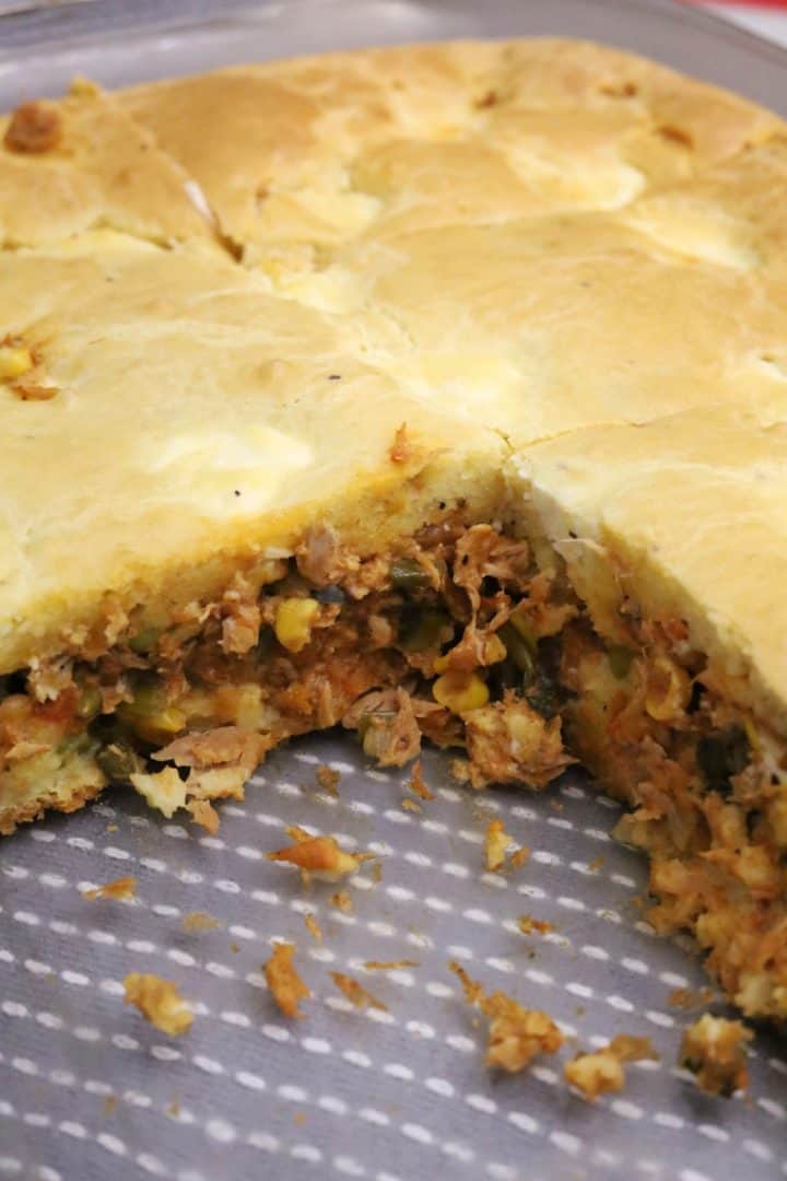 Torta Salada de Atún 6 Torta Salada de Atún en una fuente de horno