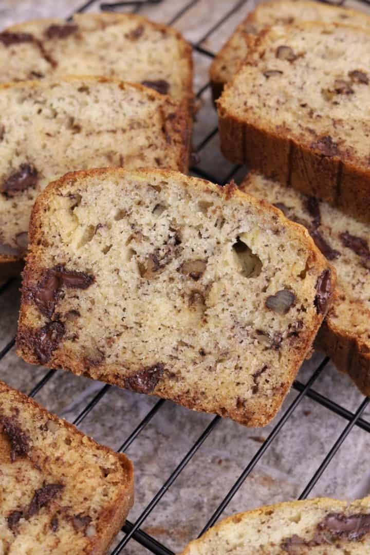 Close up Pan de Plátano con Chispas de Chocolate
