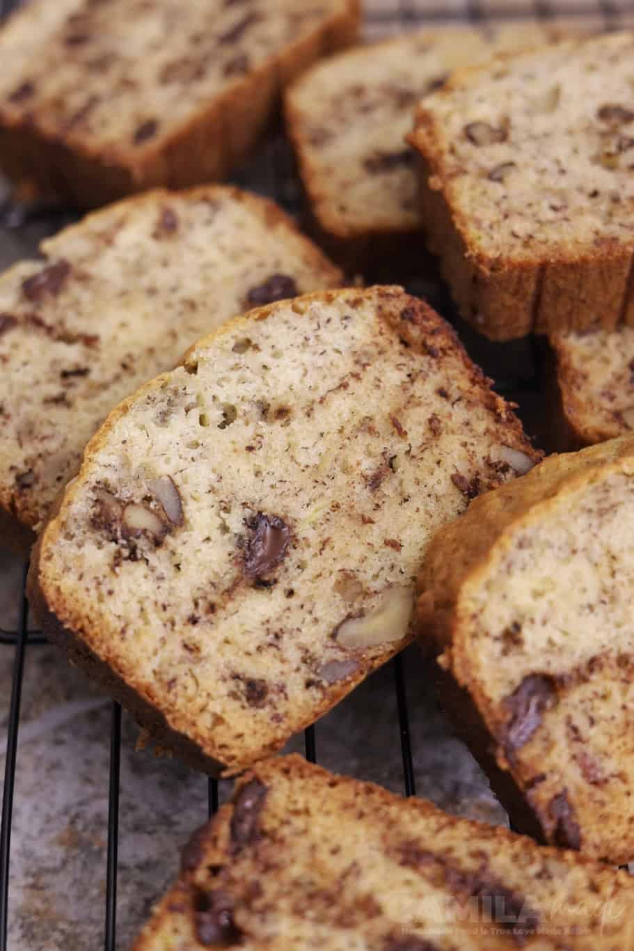 Sliced Pan de Plátano con Chispas de Chocolate