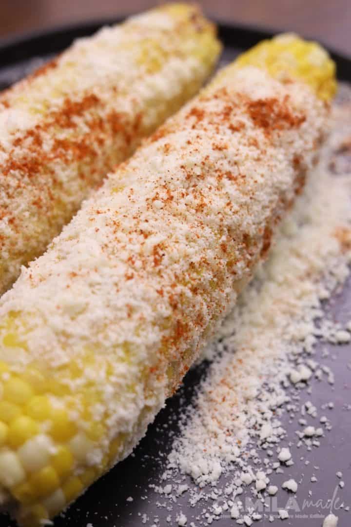 Elote con queso y picante