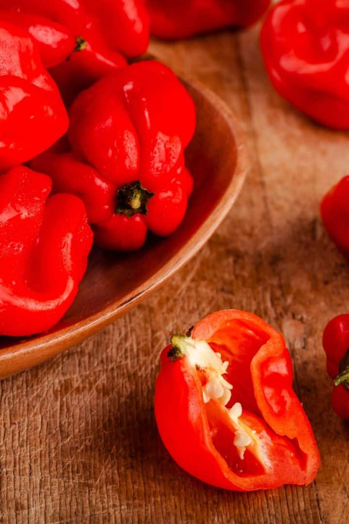 Salsa de Habanero 10 Sliced of Habanero Peppers