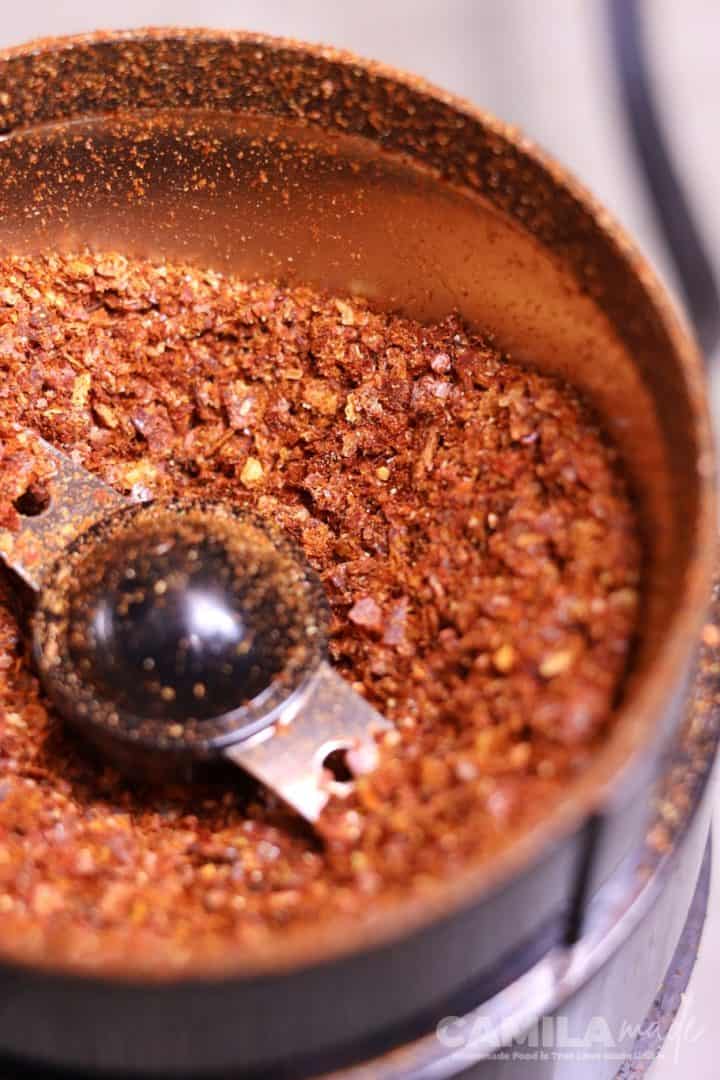 Grinding Chile pasilla