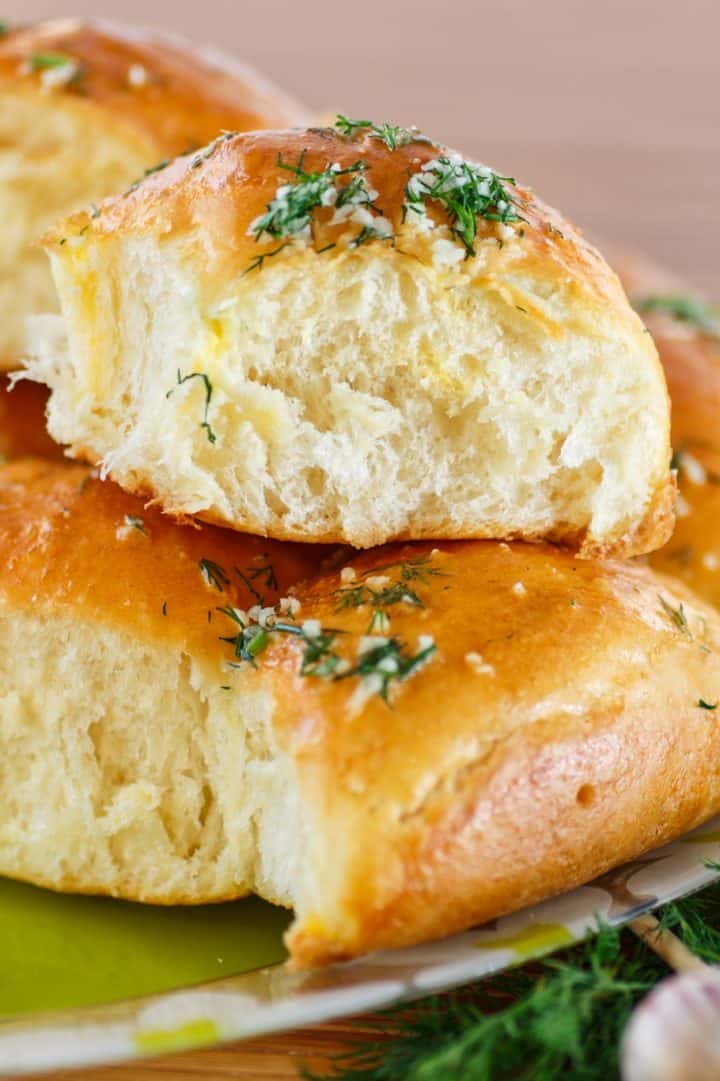 Pan de Ajo con Mantequilla y Hierbas