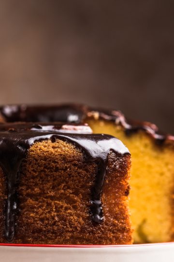 Bolo de Cenoura close up 1